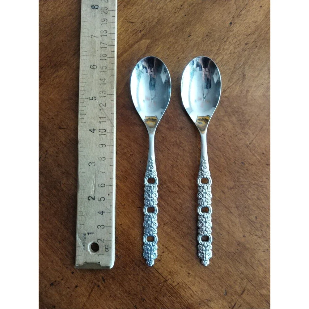 Lot 2x Oneida Community Viola Voila Icecream Spoon Stainless Pierced Floral 6.1